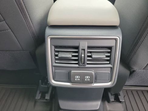 Certified 2023 Subaru Forester Premium image 27