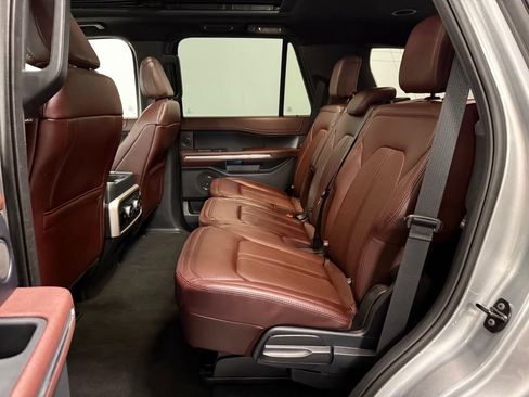 Used 2024 Ford Expedition Limited AWD/4WD image 16
