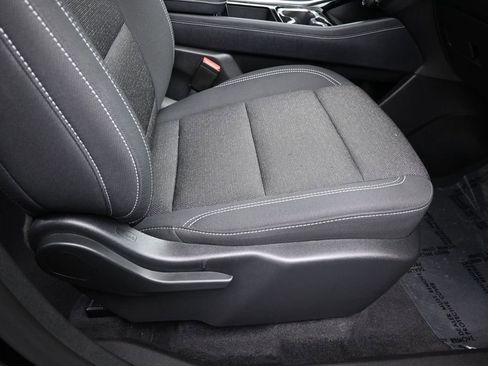Used 2025 Chevrolet Traverse LT FWD image 44