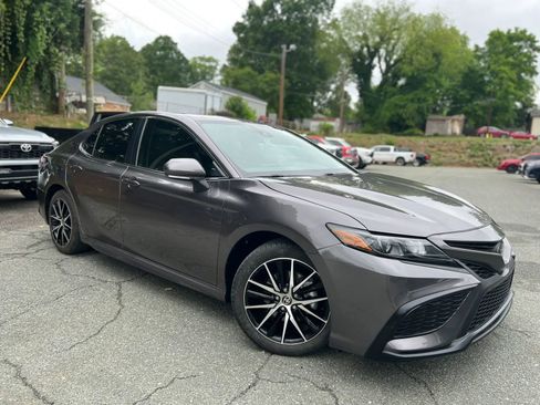 Used 2024 Toyota Camry SE w/ Convenience Package FWD image 21