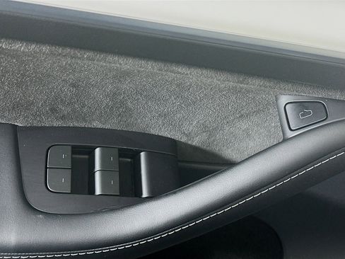 Used 2023 Tesla Model Y Long Range image 15