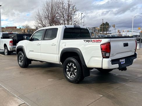 Used 2018 Toyota Tacoma TRD Off-Road image 8