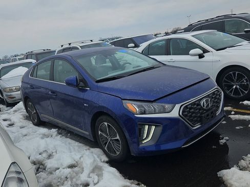 Used 2020 Hyundai Ioniq SEL image 3