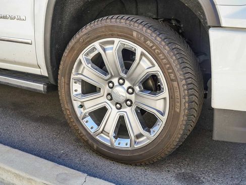 Used 2018 GMC Sierra 1500 Denali w/ Denali Ultimate Package image 19