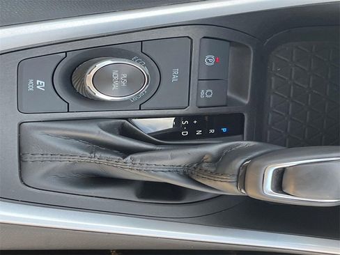 Used 2023 Toyota RAV4 XLE Premium image 21