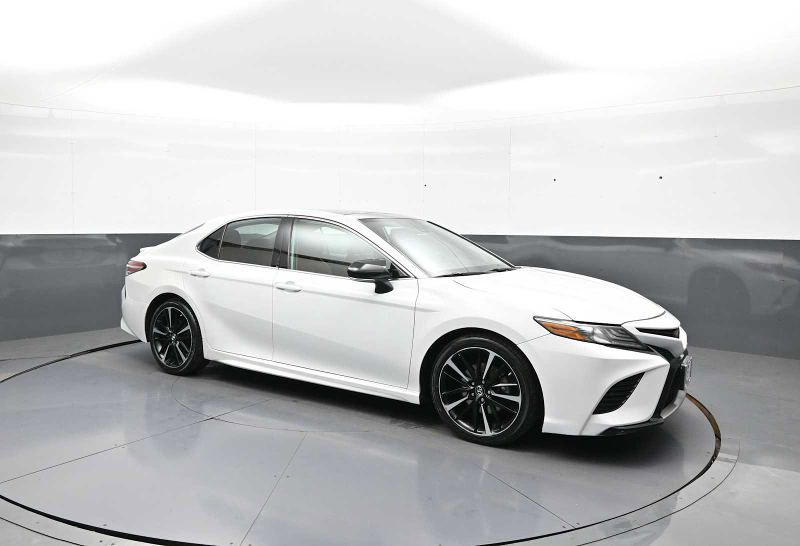 Certified 2019 Toyota Camry XSE w/ Navigation Package FWD image 3