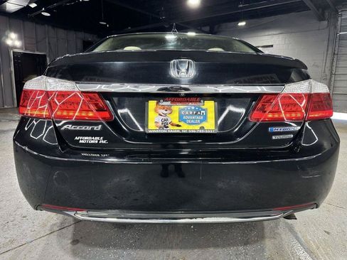 Used 2015 Honda Accord Touring image 4