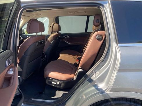 Used 2024 BMW X7 xDrive40i w/ Premium Package AWD/4WD image 11