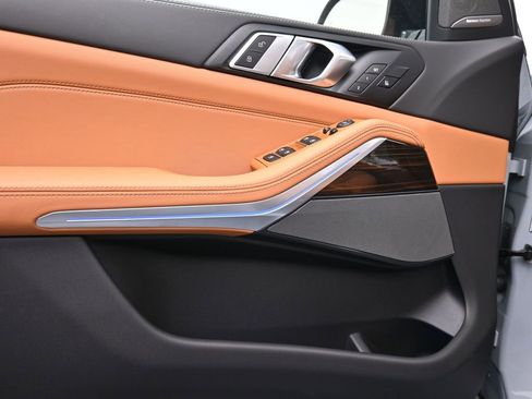 New 2026 BMW X5 M60i w/ Climate Comfort Package image 9