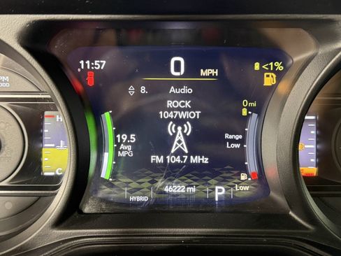 Used 2024 Jeep Wrangler Unlimited Sahara w/ Technology Group AWD/4WD image 17
