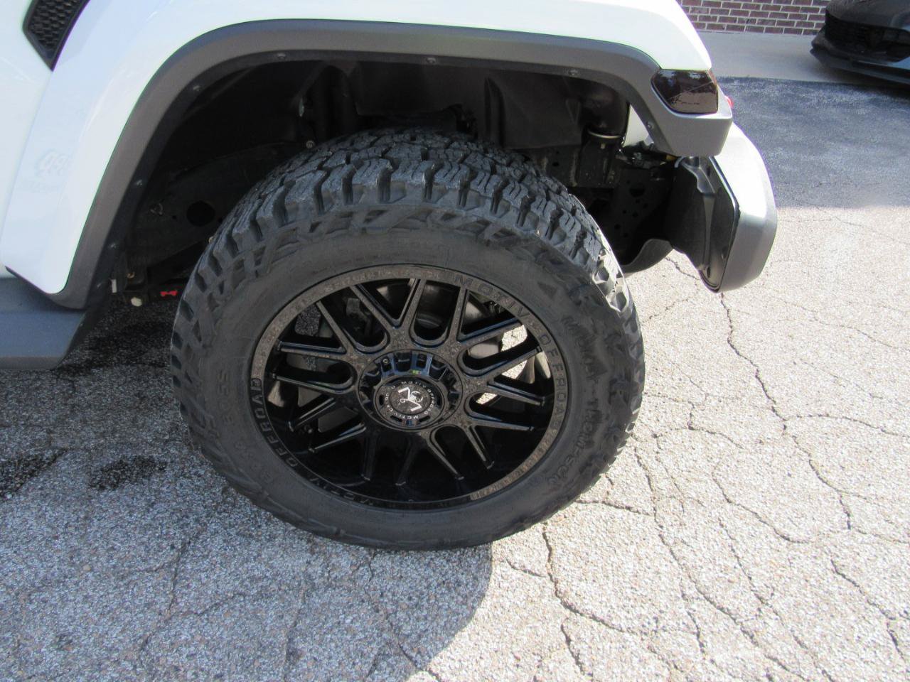 Used 2019 Jeep Wrangler Unlimited Sahara w/ Uconnect 4C Nav & Sound Group AWD/4WD image 39