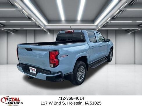 Used 2025 Chevrolet Colorado LT w/ Advanced Trailering Package AWD/4WD image 8