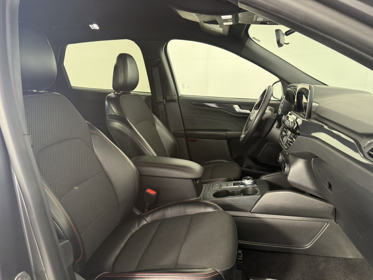 Used 2024 Ford Escape ST-Line FWD image 10