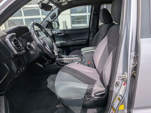 Used 2017 Toyota Tacoma SR5 AWD/4WD image 26