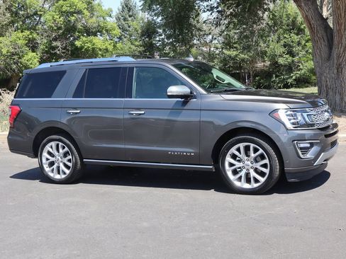 Used 2019 Ford Expedition Platinum AWD/4WD image 2