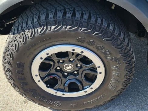 Used 2022 Ford Bronco Badlands w/ Sasquatch Package image 9