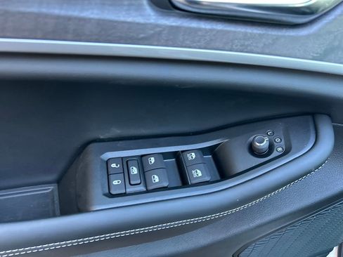 New 2025 Jeep Grand Cherokee L Limited w/ Luxury Tech Group II image 12