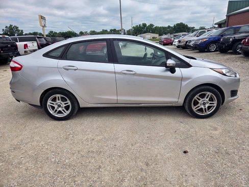 Used 2019 Ford Fiesta SE w/ Cold Weather Package FWD image 2