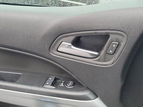 Used 2022 Chevrolet Colorado LT w/ Fleet Safety Package image 18