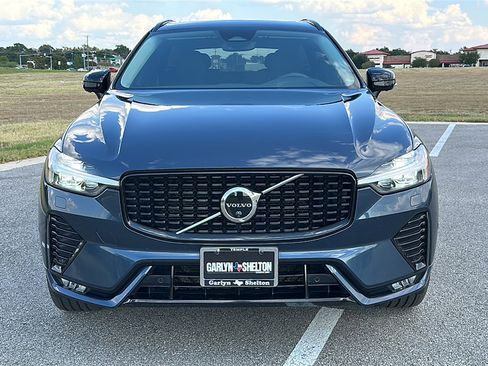 Used 2023 Volvo XC60 B5 Plus w/ Climate Package image 11