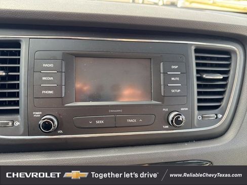 Used 2018 Kia Sedona L image 27