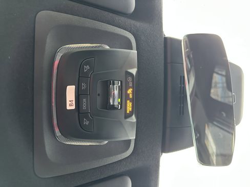 Used 2025 Toyota Corolla Cross AWD Hybrid image 41