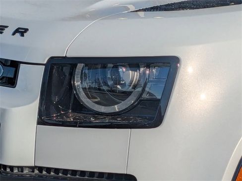 Used 2023 Land Rover Defender 110 V8 image 9