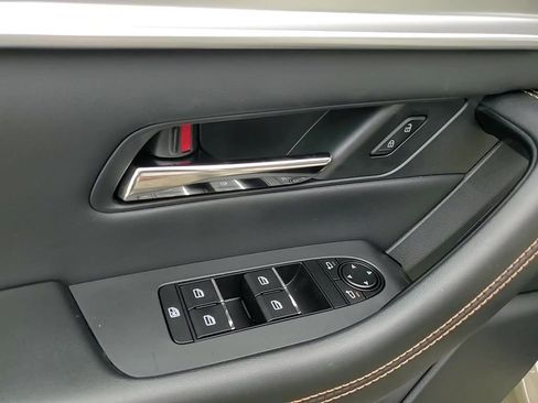 Certified 2025 MAZDA CX-70 Plug-In Hybrid w/ Premium Pkg image 13