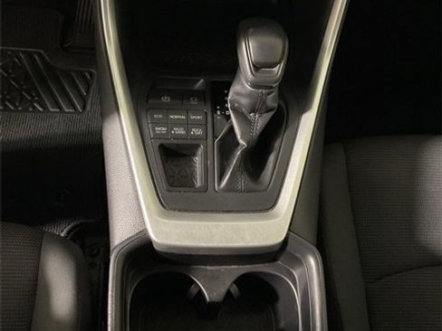 Used 2019 Toyota RAV4 LE w/ Carpet Mat Package image 26