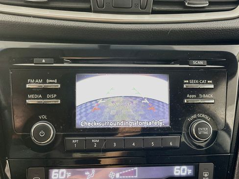 Used 2016 Nissan Rogue SV AWD/4WD image 21