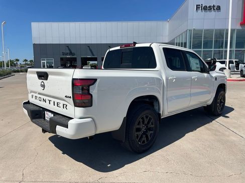 New 2026 Nissan Frontier SV w/ Tow Package image 3