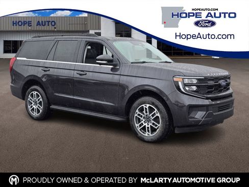 New 2025 Ford Expedition Active image 1