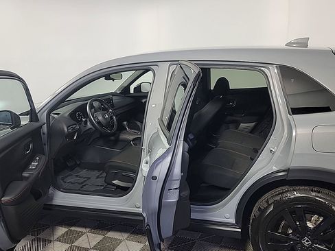 Certified 2026 Honda HR-V Sport image 15