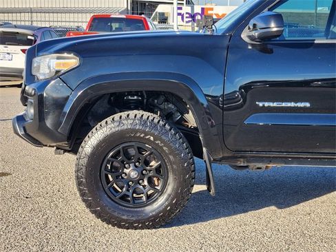 Used 2016 Toyota Tacoma SR5 w/ SR5 Appearance Package (SN) image 9