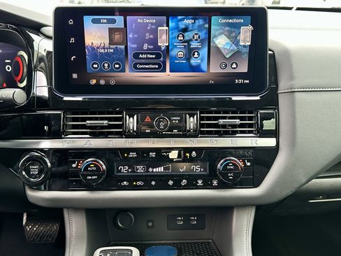 New 2026 Nissan Pathfinder SL image 14