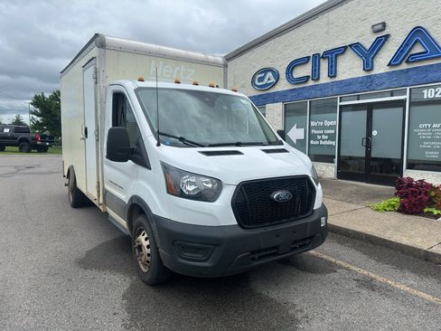 Used 2022 Ford Transit 350 DRW RWD image 2