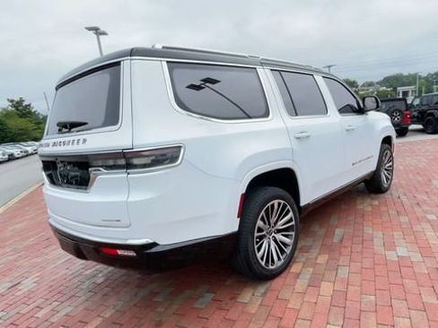 Used 2023 Jeep Grand Wagoneer Series III AWD/4WD image 9