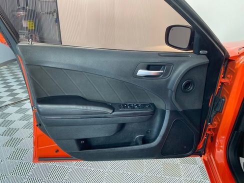 Used 2018 Dodge Charger SXT Plus w/ Blacktop Package RWD image 12