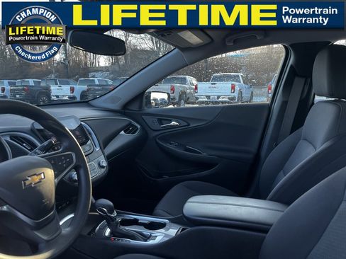 Used 2022 Chevrolet Malibu LT image 18