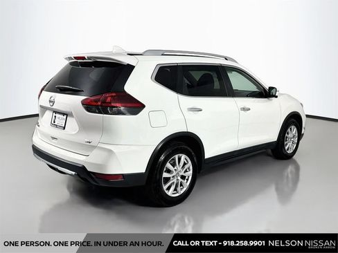 Used 2018 Nissan Rogue SV w/ Sun & Sound Touring Package FWD image 5