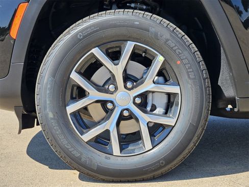 New 2025 Jeep Grand Cherokee Limited image 10