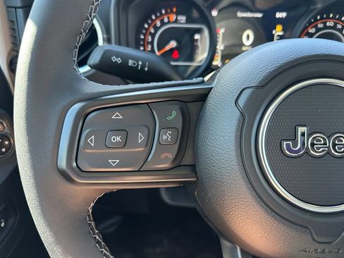 New 2026 Jeep Gladiator Sport AWD/4WD image 22
