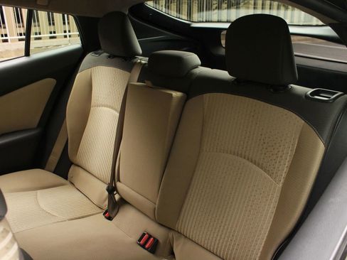 Used 2017 Toyota Prius Three FWD image 18