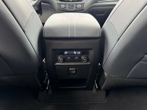 Used 2021 Chevrolet Traverse LT AWD/4WD image 10