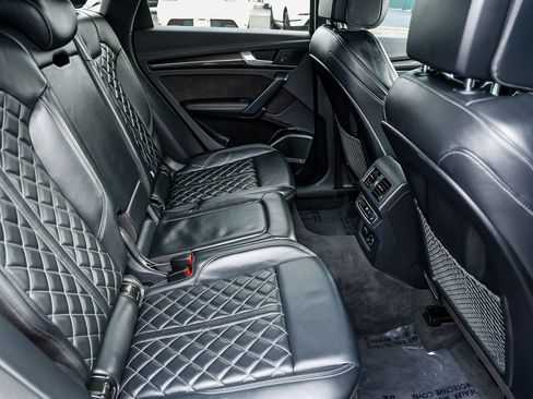 Used 2020 Audi SQ5 Premium Plus w/ Premium Plus Package image 18