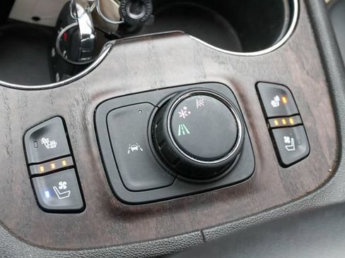 Used 2023 GMC Acadia Denali w/ Denali Technology Package FWD image 24