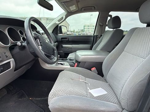 Used 2013 Toyota Tundra 2WD CrewMax w/ Tow Pkg image 4
