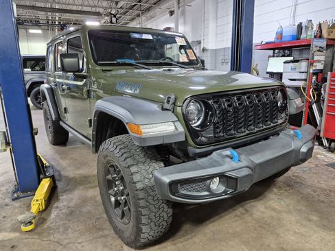 Used 2024 Jeep Wrangler Unlimited AWD/4WD image 3