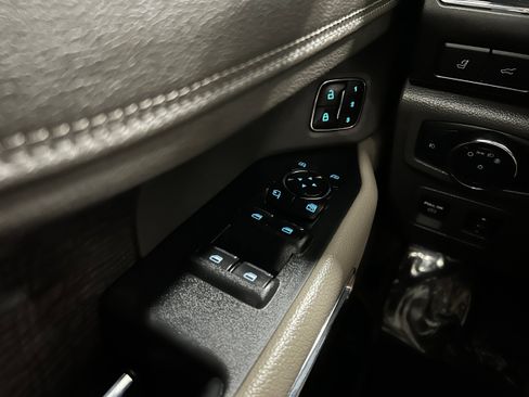 Used 2021 Ford Expedition Limited AWD/4WD image 24