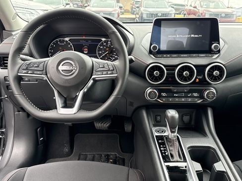 Certified 2025 Nissan Sentra SR image 6